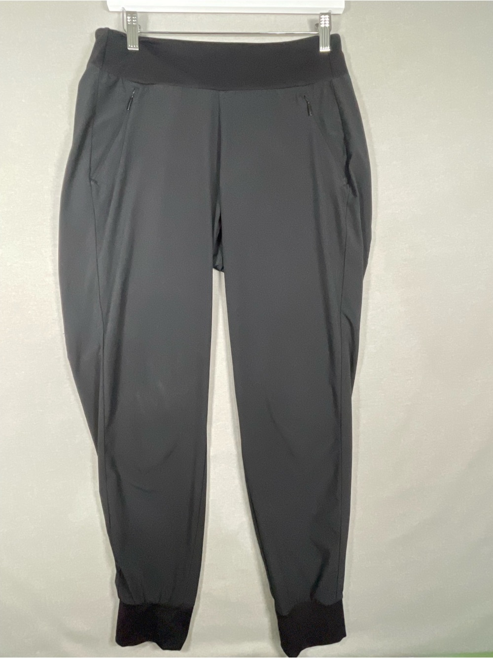 ATHLETA Soho Jogger Pants Women's Size 6 Gray Stretch Athletic Pockets Casual